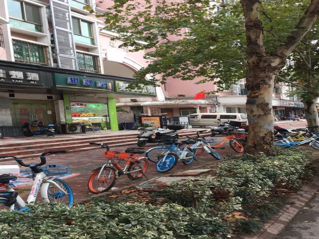 (出租) 秦淮区新街口小火瓦巷可餐饮沿街门面出租