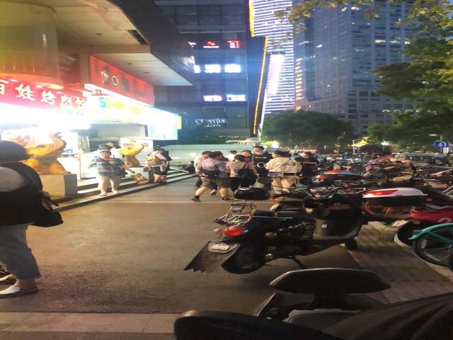 (出租)秦淮区新街口明瓦廊紧靠陆家巷附近火爆旺铺出租 市口好 地段繁