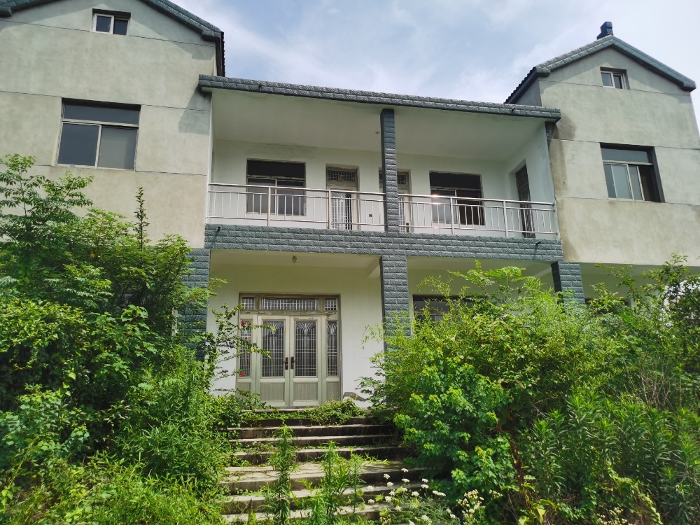 转让依山傍水单门独院别墅养鸡场横山矿业附近占地10亩