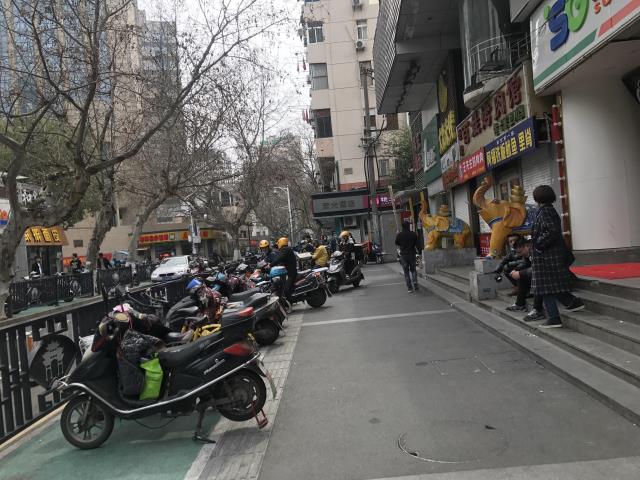 (出租)大行宫科巷难得出来的位置商铺转让人气火爆办公群体地铁口位置