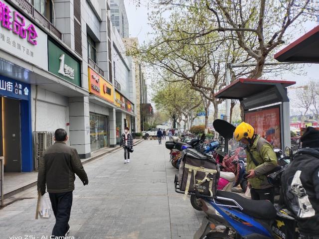 (出租)秦淮区新街口中华路与锦绣坊交叉口临街旺铺转让繁华地段人气爆