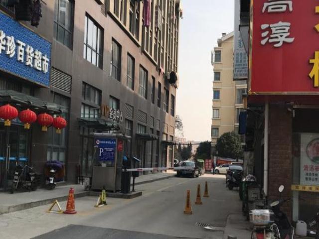 南京商铺出租 江宁金宝市场旁商铺出租  租金: 15000.68元/月(2.