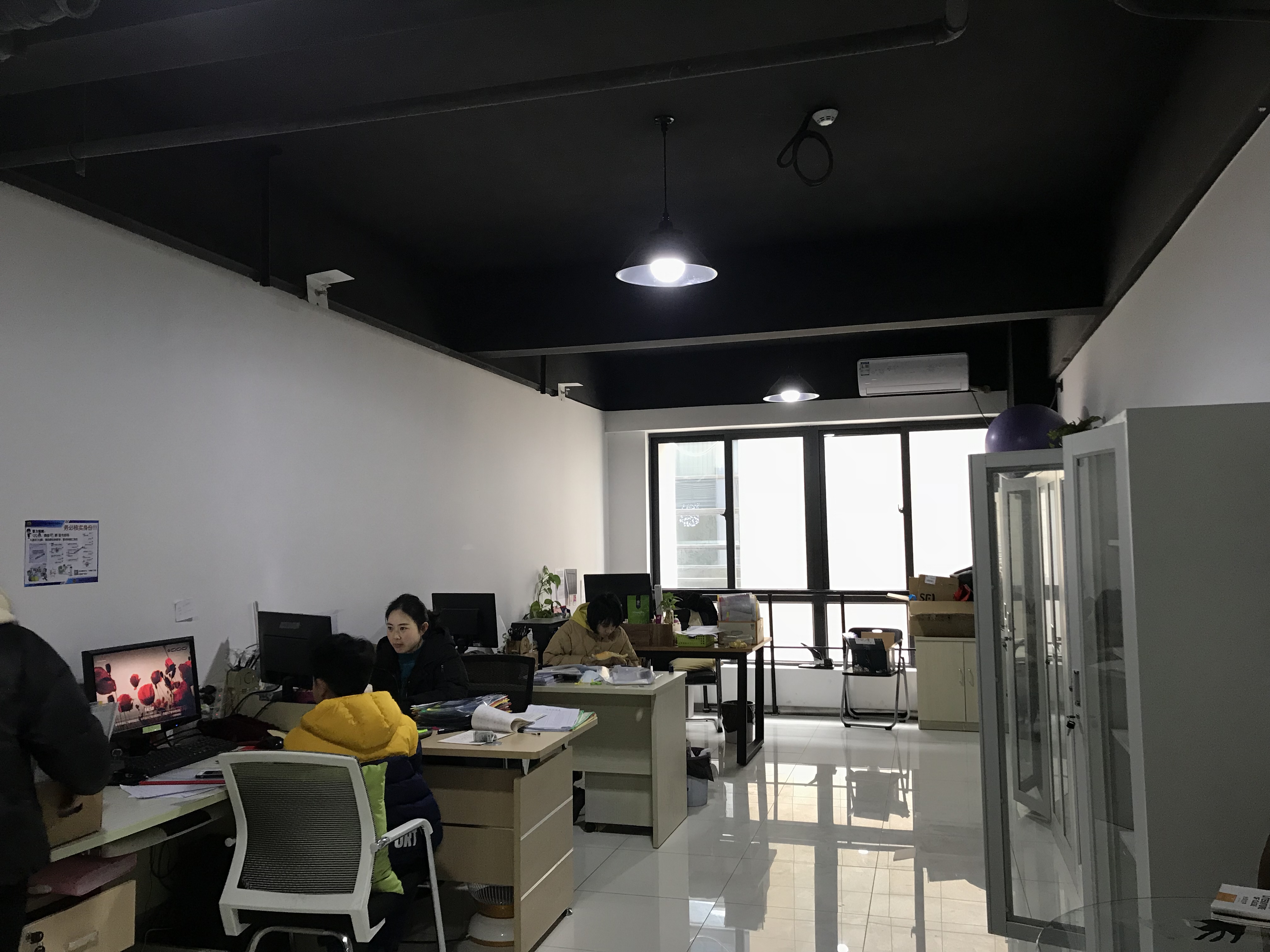 出租南京自贸区江北浦口精装独立办公室,联合办公工位