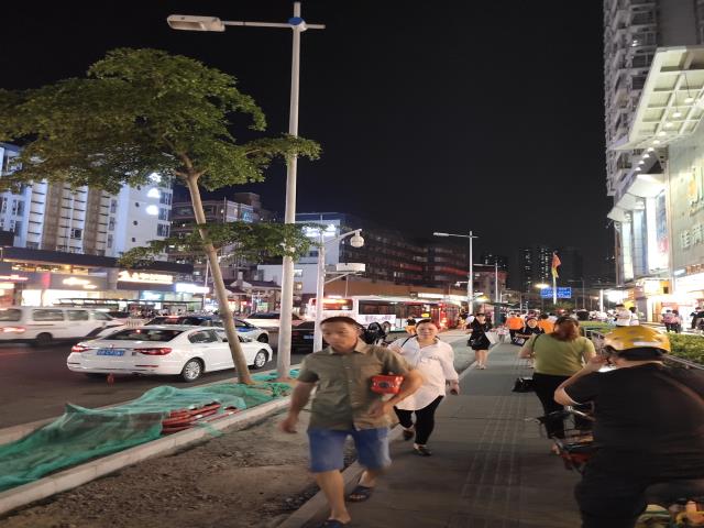 (出租)秦淮区新街口临街商铺招租 双证齐全 随时带看 超大展示面