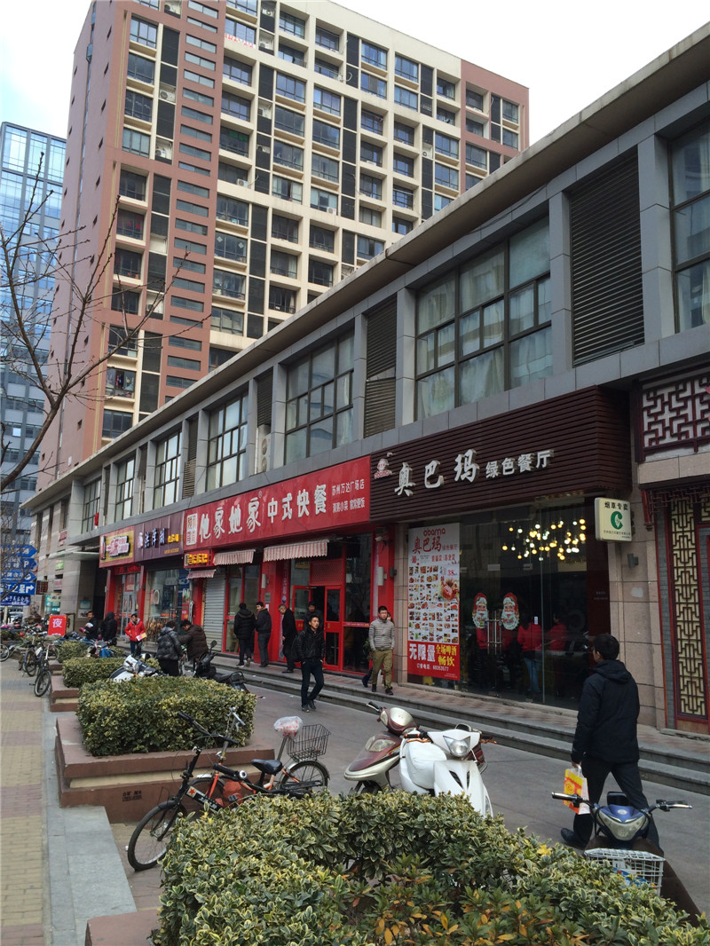 地址:吴中万达广场沿外街纯一楼转角三开间门面房出售  类型:临街