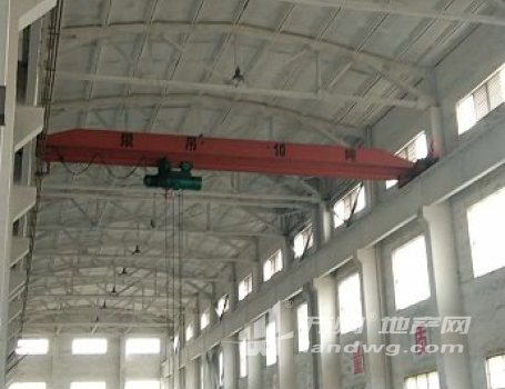  出租新吴区 2700㎡单层厂房有20吨行车 
