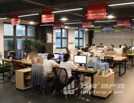 出租南京自贸区江北浦口精装独立办公室、联合办公工位