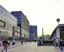 出售南京火车站精彩天地广场一楼50平米在营商铺