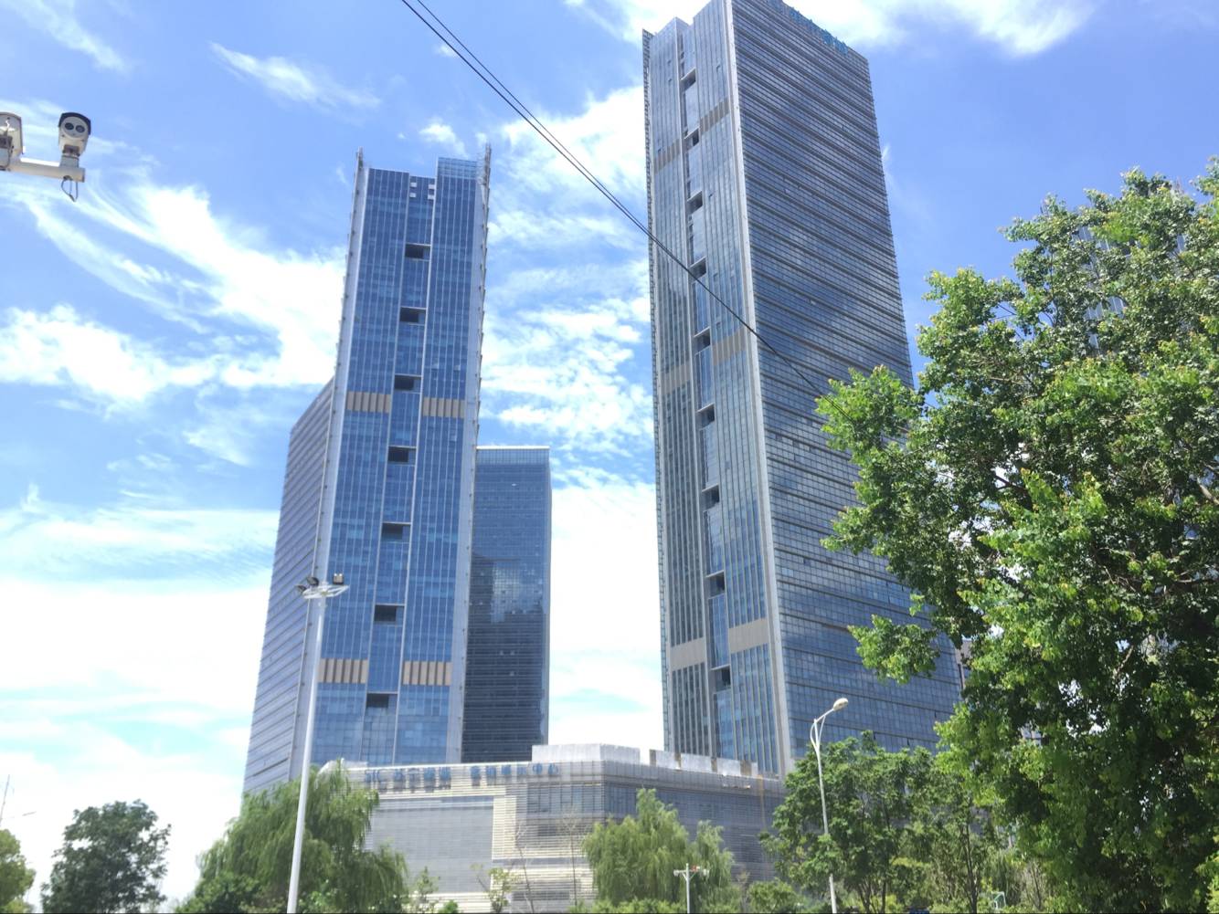 河西万达广场旁《苏宁慧谷》正对电梯口 江景视野景观